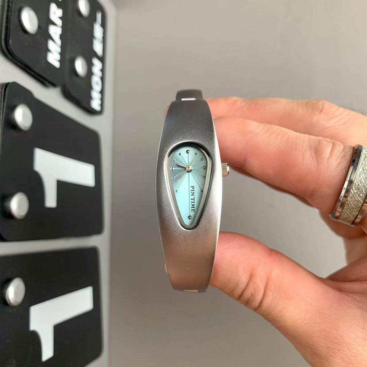 Retro Niche-design Irregular-shaped Fashionable Waterdrop Watch